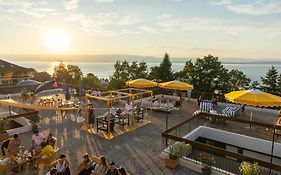Cote Lac Hostel Evian
